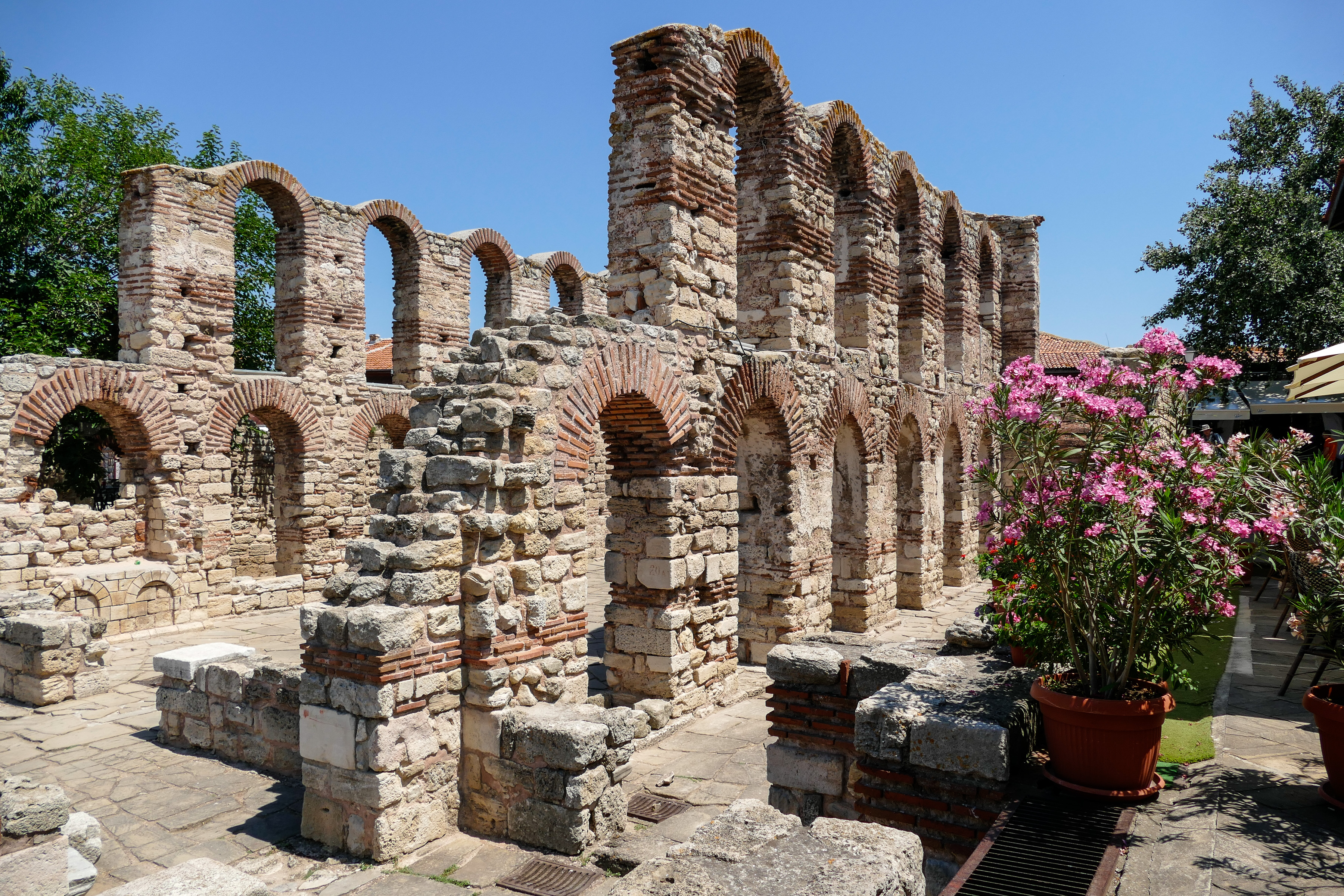 Metropolitan Basilika, 5. Jahrhundert